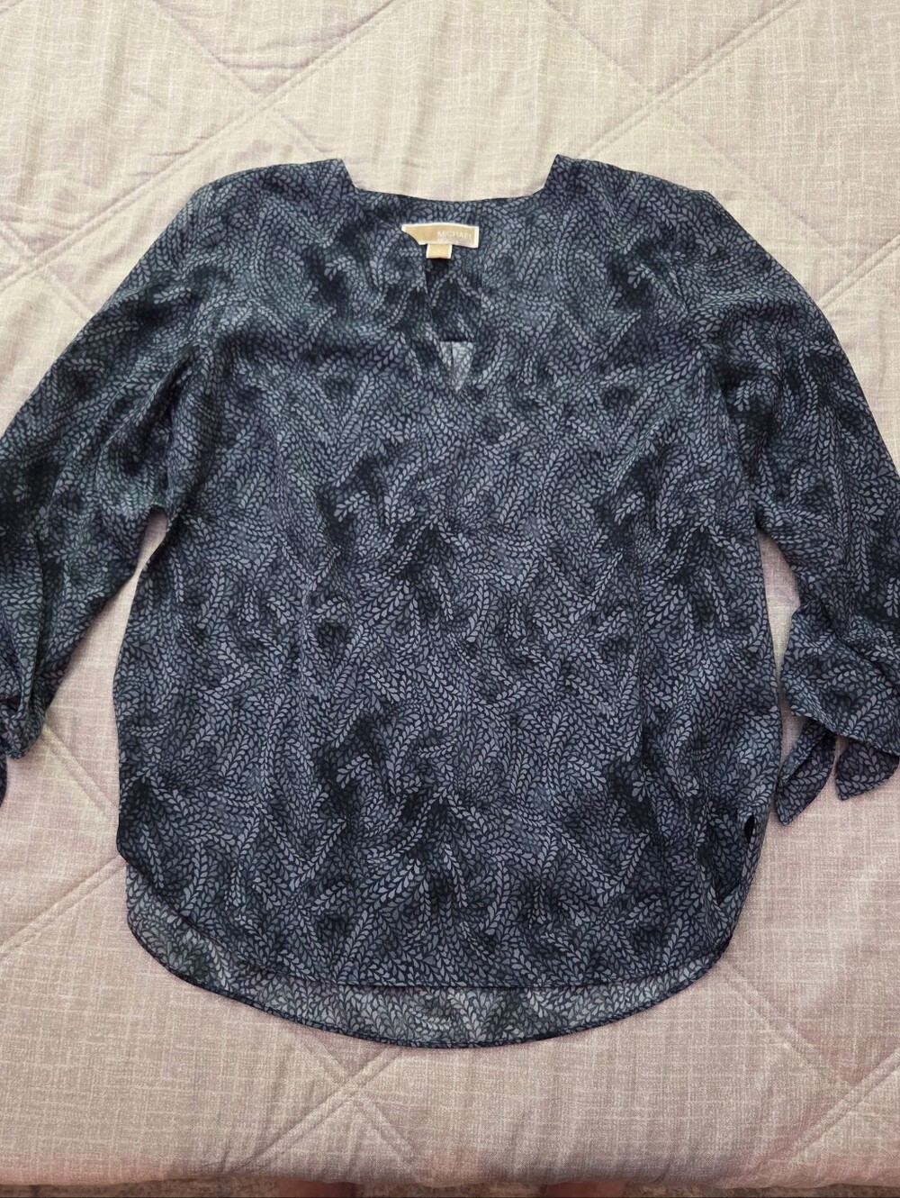 Michael Kors Navy Blue Printed V-Neck Blouse Size Medium NWOT
